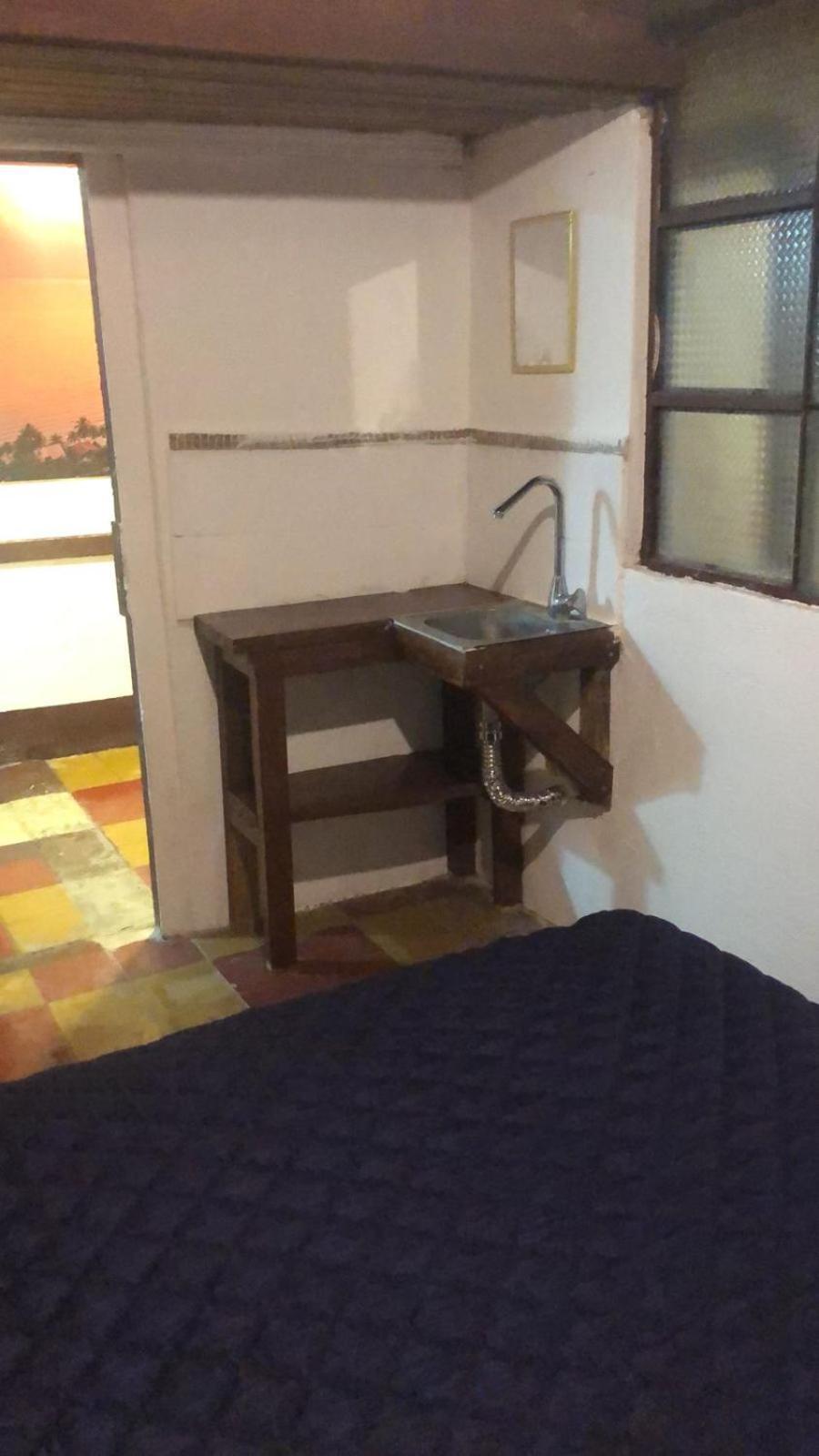 Kamazoztz Hostel And Travel Антигуа-Гватемала Экстерьер фото