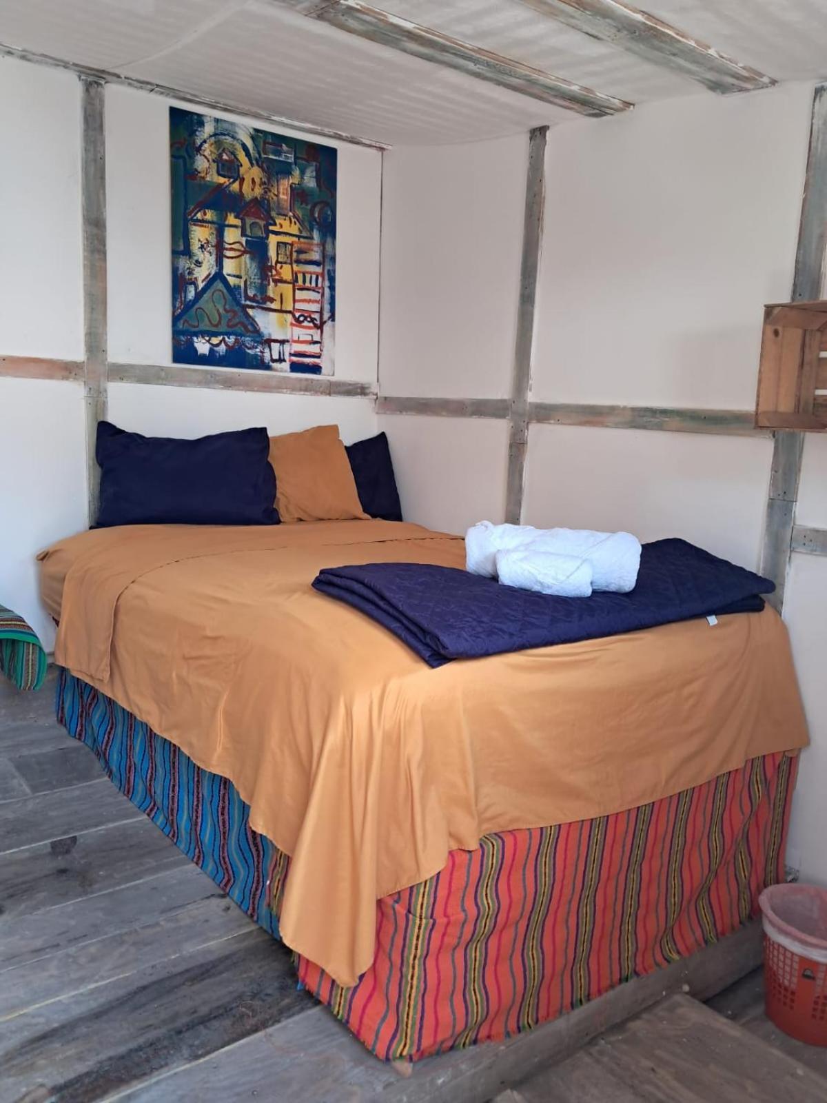 Kamazoztz Hostel And Travel Антигуа-Гватемала Экстерьер фото